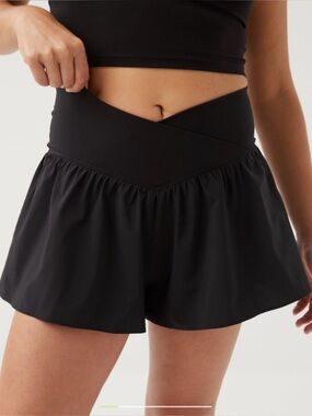 OFFLINE By Aerie Real Me Crossover Flowy Short Women’s Size Medium Black Buttery